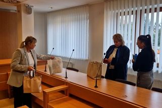 Voják při výcviku upadl na svou zbraň a zemřel. Dvě zdravotnice podle obžaloby zpackaly jeho záchranu - Novinky